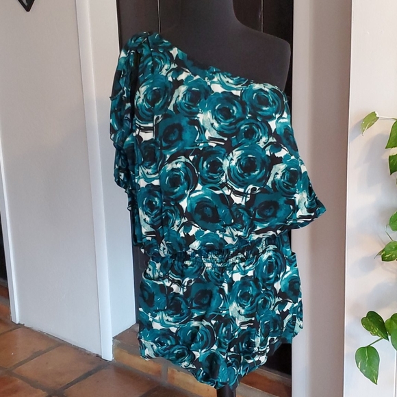 Romper - Picture 1 of 5